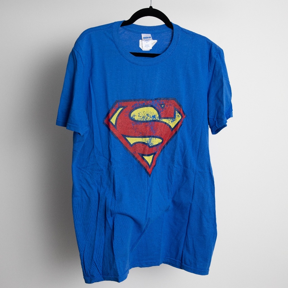 Superman Shield Logo Tee Gildan